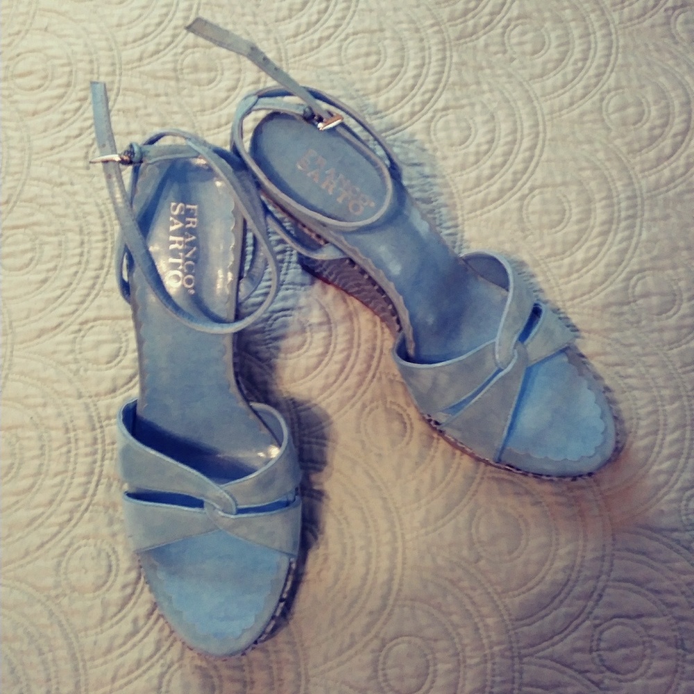 Adorable strappy wedge sandals